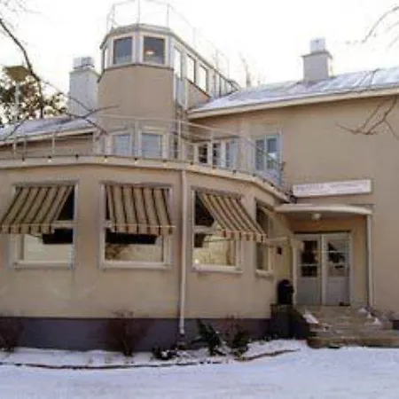 ホテル Artukaisten Paviljonki 3*
